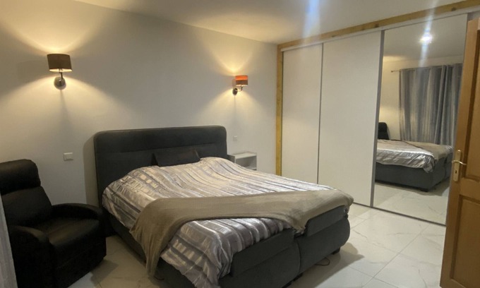 Allassac Bed & Breakfast | Chambre D'hôte Moderne et Élégante