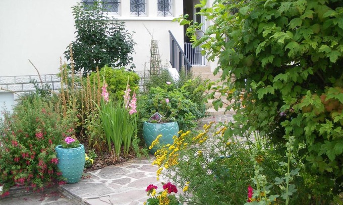 Vernouillet Bed & Breakfast | Chambre d'Hôtes - DOUCE NUI-THE