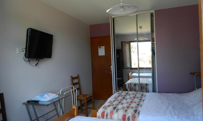 Cozes Bed & Breakfast | Chambre d'Hôtes Les 3 Moulins