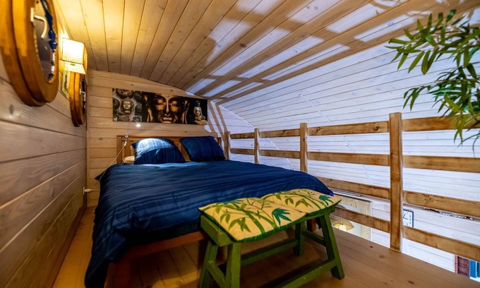 Gussignies Ski Chalet | Chambre d'hôte DOLCE VITA + 2-hour access to aqua relaxation area (2 people)