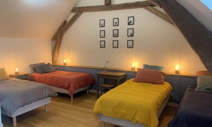 Quelaines-Saint-Gault Bed & Breakfast | Chambre Spacieuse au Coeur de la Nature Mayennaise
