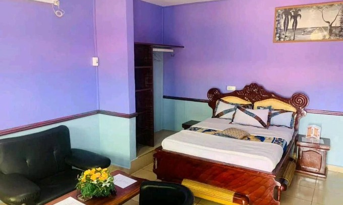 Bafoussam Hotel | Chambre spacieuse à SIDI