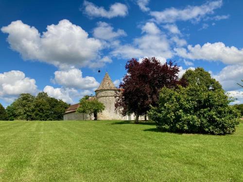Saint-Martial-Viveyrol Bed & Breakfast | Chambres d'hôtes au Château de Gandillac