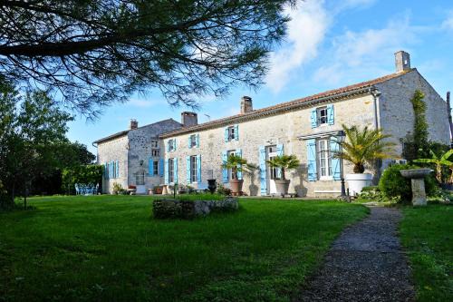 Arces Bed & Breakfast | "Chambres D'Hôtes Le Colombier"