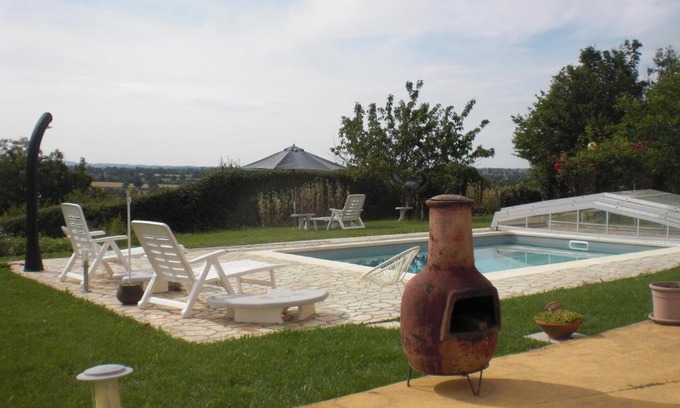 Chenay-le-Chatel Bed & Breakfast | chambres d'hôtes de la colline