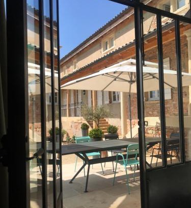Leynes Bed & Breakfast | Chambres d'hôtes Vers la Croix