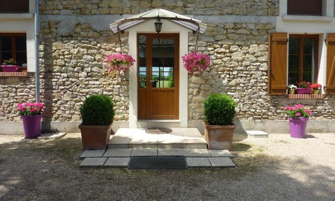 Saint-Hilaire-de-Court Bed & Breakfast | Chambres d'Hôtes de la Junchère