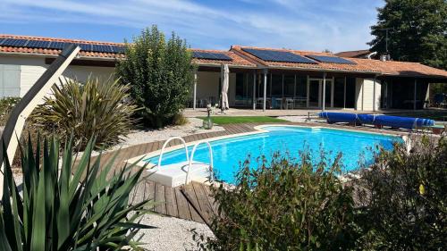 Barbezieux-Saint-Hilaire Bed & Breakfast | Chambres d hôtes Villa Anani Cosson alex