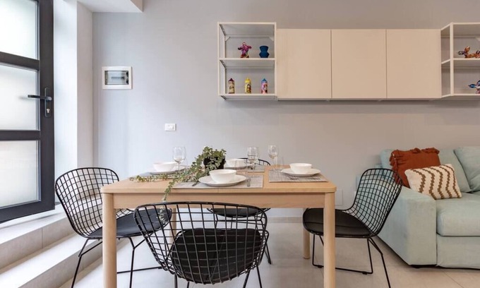 Milan Apartment | Champagne Loft Summar