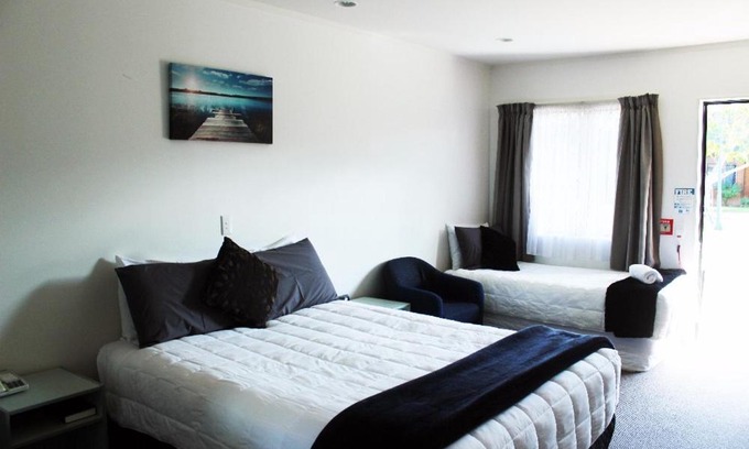 Gisborne Hotel | Champers Motor Lodge