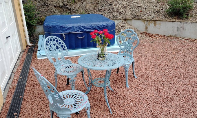 Llandovery Cottage | Chandler Ranch