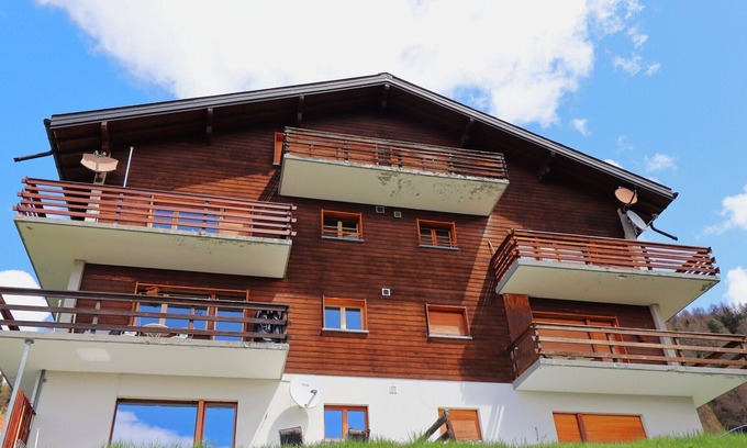 Chandolin Apartment | Chandolin is accessible all year round from Sierre by car or bus. However, the Val d'Anniviers is a