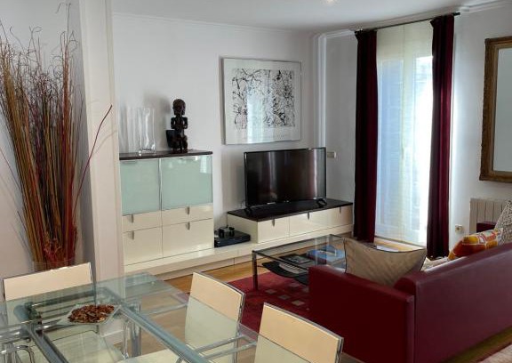 L'Antiga Esquerra de l'Eixample Apartment | Channing Apartment