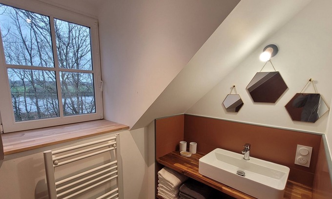 Saint-Helen House | "chantoiseau" Gîte Spacieux et Apaisant Avec SPA Extérieur Privatif