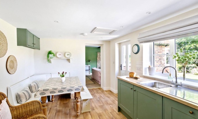 Ripon House | Chantry Cottage - sleeps 5