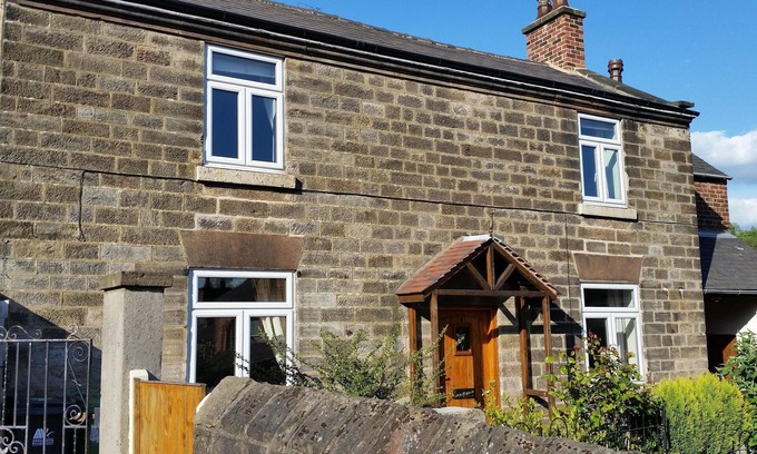 Belper Cottage | Character cottage (18c) on the edge of historic Belper