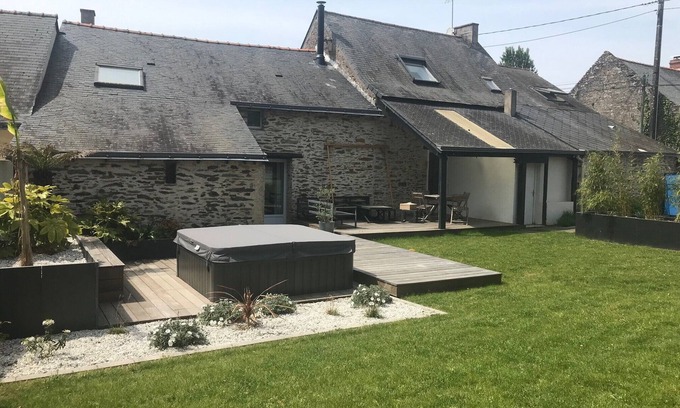 La Chapelle-sur-Erdre House | Character house with Jacuzzi near Nantes