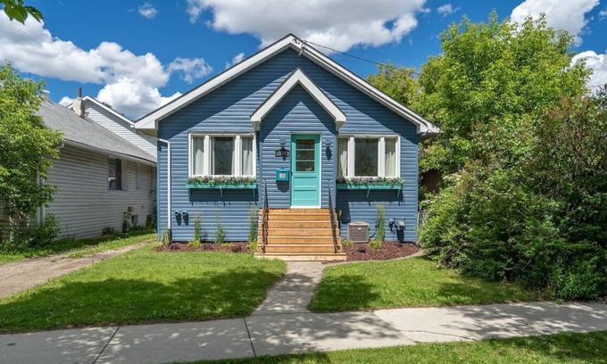 Sunnyside House | Character Home with 3BR & Large Backyard