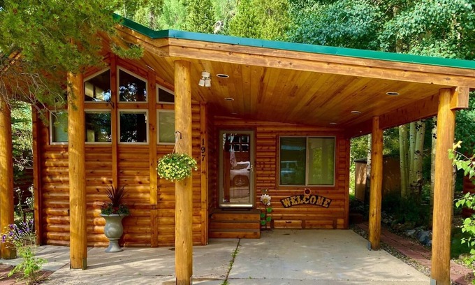 Braddock Hill Ski Chalet | "Chardonnay Chalet" Nestled up to National Forest