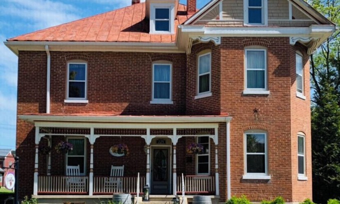 Hermann Bed & Breakfast | Chardonnay Room - Old Vine Bed & Breakfast