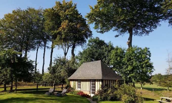 Bretteville-du-Grand Caux Cottage | Charming Normandy cottage chestnut in Upper Normandy 15 km from Etretat