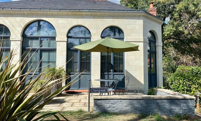 Saint-Sebastien-sur-Loire Cottage | Charming Urban Cottage with Private Terrace, Close to Nantes