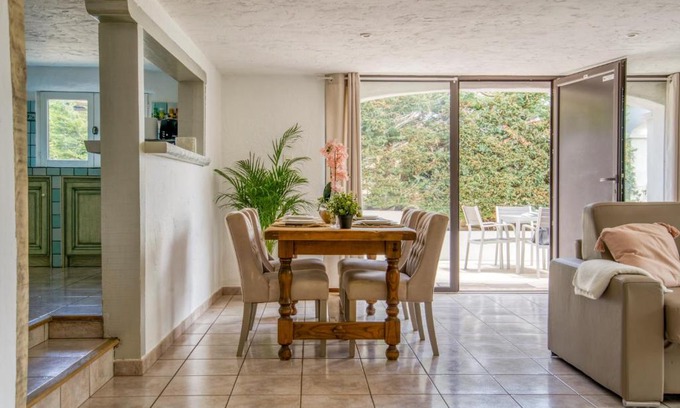 Carros Apartment | CHARMANT 2 PIECES DANS VILLA INDIVIDUELLE TERRASSES JARDIN