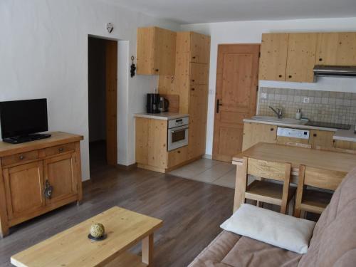 Champagny-en-Vanoise Apartment | Charmant 3P PMR avec terrasse sud et parking, proche commerces et télécabine - FR-1-464-80