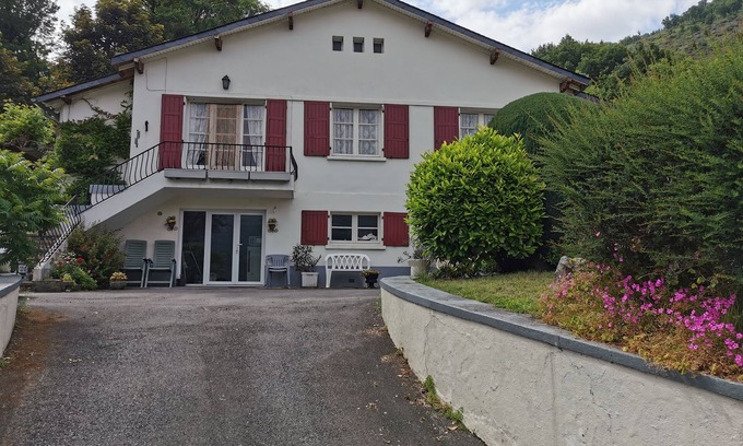 Ayzac-Ost Apartment | Charmant Appartement au Cœur des Hautes-pyrénées