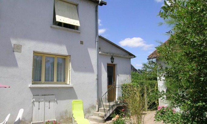 Saint-Ennemond House | Charmant gîte avec jardin privatif, cheminée et tennis gratuit à Saint-Ennemond - FR-1-489-11