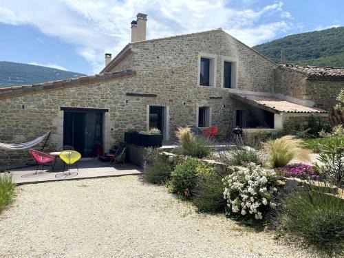 Soyans House | Charmant gîte de campagne en Drôme provençale