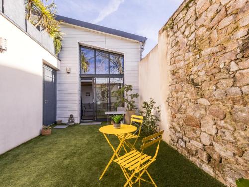 Guerande House | Charmant Studio avec Jardin à Guérande, WiFi inclu - FR-1-306-1293