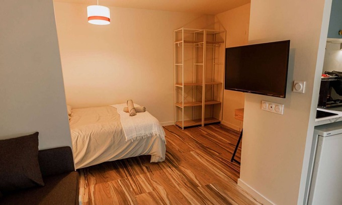 Saint-Chamond Apartment | Charmant studio forêt sauvage tout neuf proche du parc du Pilat