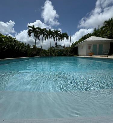 Bas du Fort Apartment | Charmant studio vue mer imprenable, proche plage