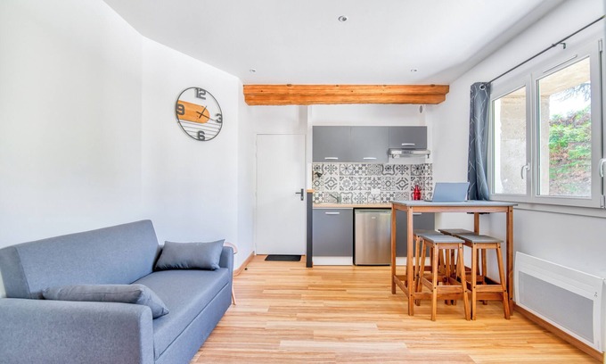 Rochefort-sur-Loire Apartment | Charmant T2 au Bord de L'eau