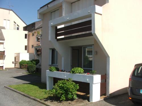 Argeles Gazost Apartment | Charmant T2 rénové RDC Résidence quartier pavillonnaire