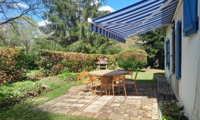 Moutiers-en-Puisaye House | Charmante Maison 6 Pers Piscine Calme