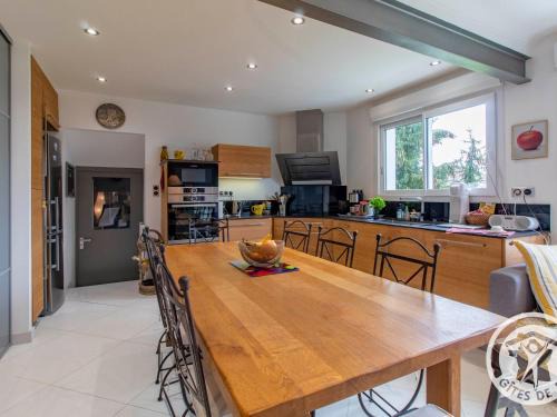 Saint-Georges-des-Gardes House | Charmante Maison avec Jardin, Proche Puy du Fou et Cholet, Wifi, Tout Confort - FR-1-622-48