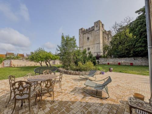Chambois House | Charmante maison de ville avec vue sur le donjon avec wifi et jardin