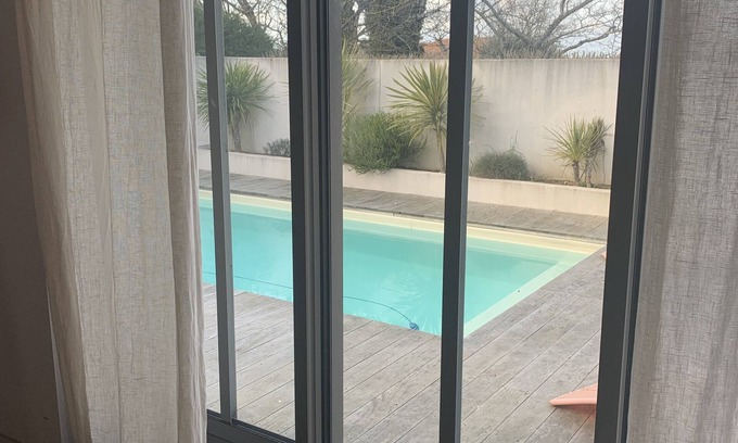 Nieul-sur-Mer House | Charmante Maison Avec Piscine de 150 m2