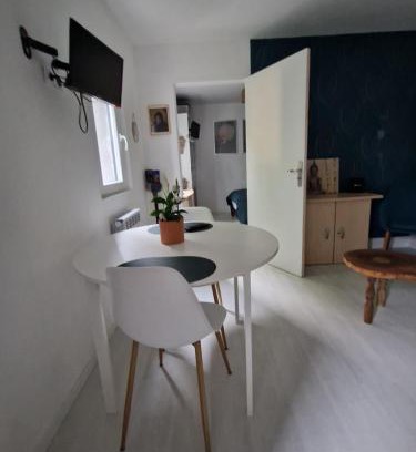 Neris-les-Bains House | Charmante maisonnette
