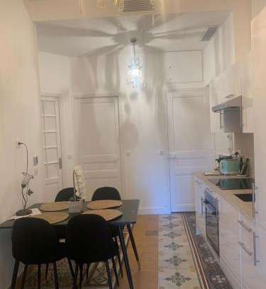 Antibes Old Town Apartment | Charme & Authenticité 3P Vielle Ville Antibes