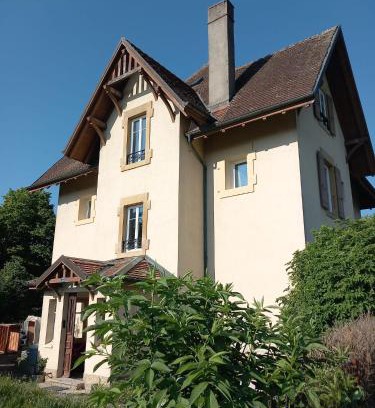 Neuchatel House | Charmettes