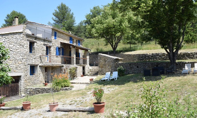 Chateauneuf-de-Bordette Villa | Charming gîte in the heart of nature in the Drôme Provençale with Jacuzzi near Nyons