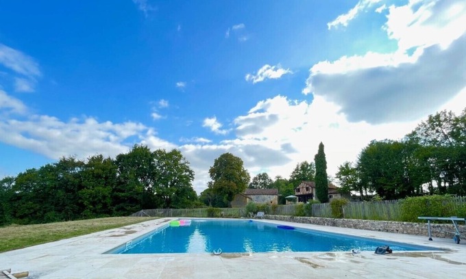 Saint-Laurent-des-Batons House | Charming little house in the Périgord countryside.