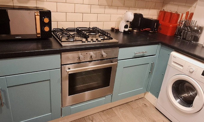 Barnsley Apartment | Charming 1-bed Apartment in Barnsley