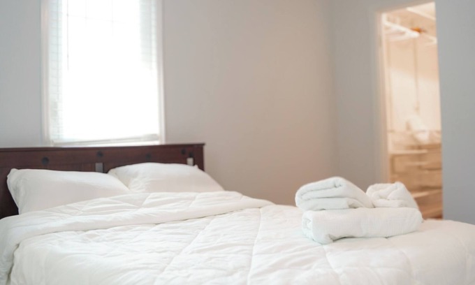 Poinciana Park Cottage | Charming 1 bedroom Cottage in West Palm Beach