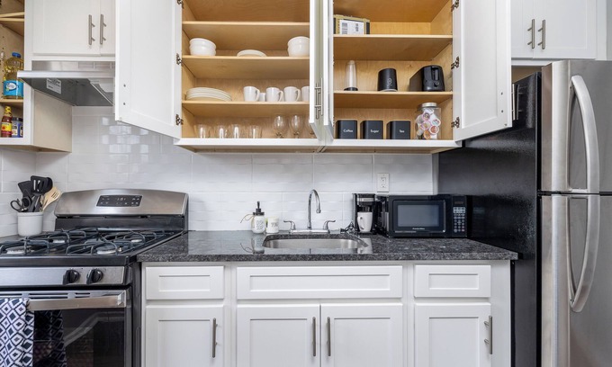 West Hartford Apartment | Charming 1-bedroom apartment in fabulous West Hartford with WiFi, AC