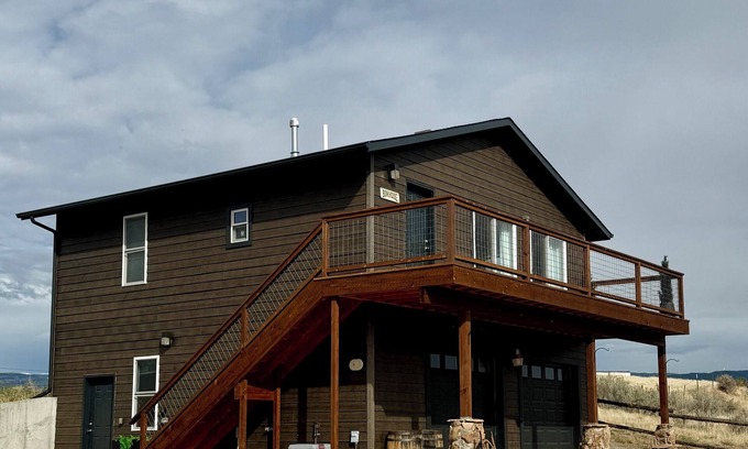 Ten Sleep Apartment | Charming 1-bedroom apartment in awesome Ten Sleep with AC