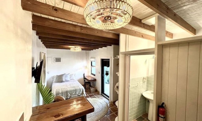 Coral Way Cottage | Charming 1-bedroom cottage in lovely Miami with AC, TROPICAL FOOD FOREST GARDEN